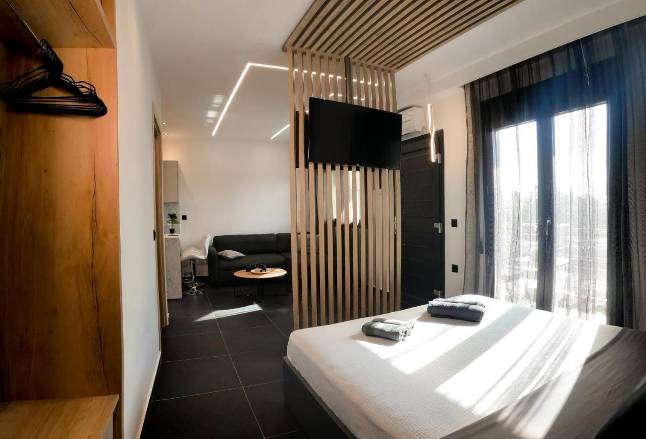 Berries Luxury Apartments Nea Moudania Extérieur photo