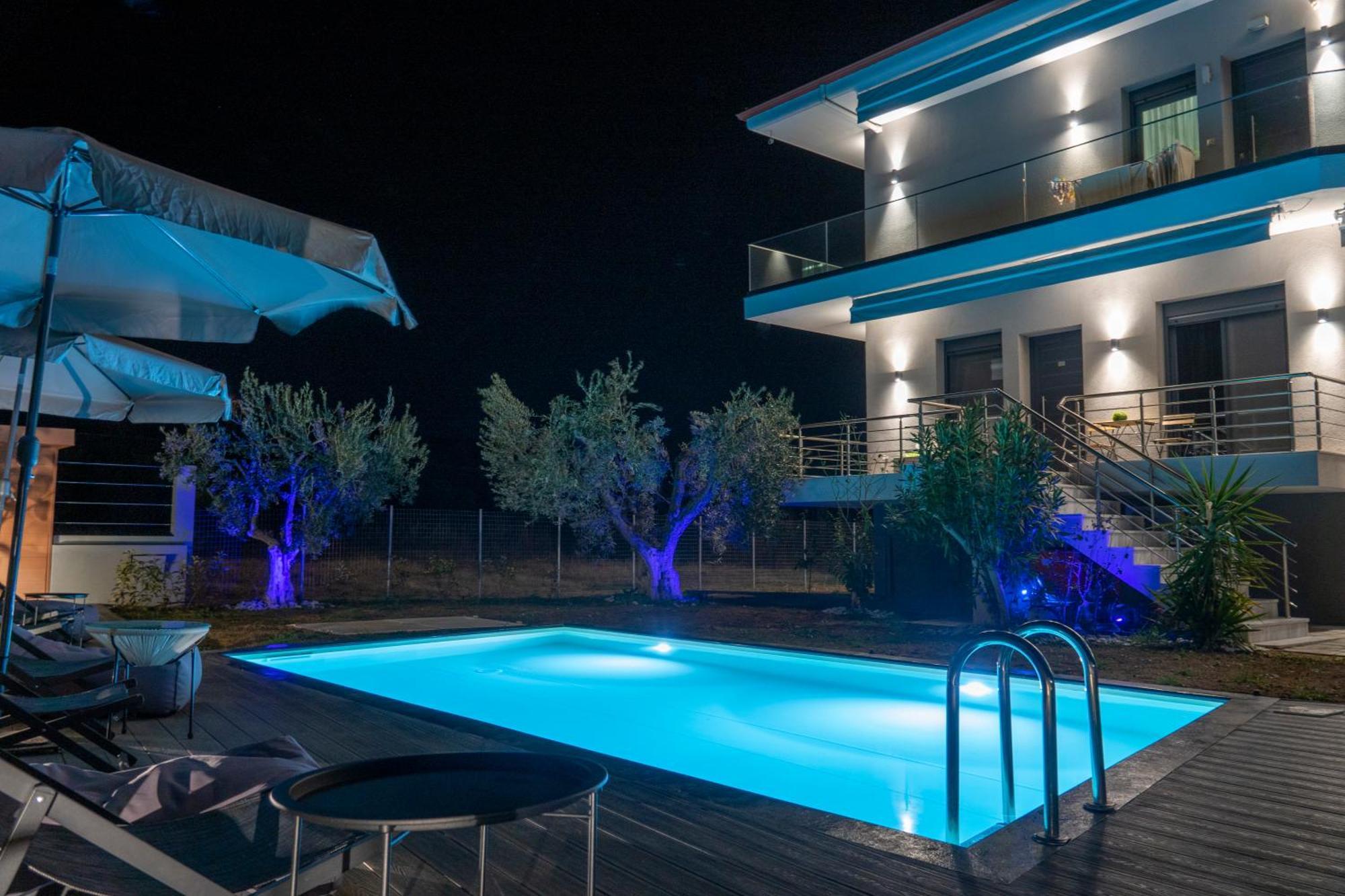 Berries Luxury Apartments Nea Moudania Extérieur photo